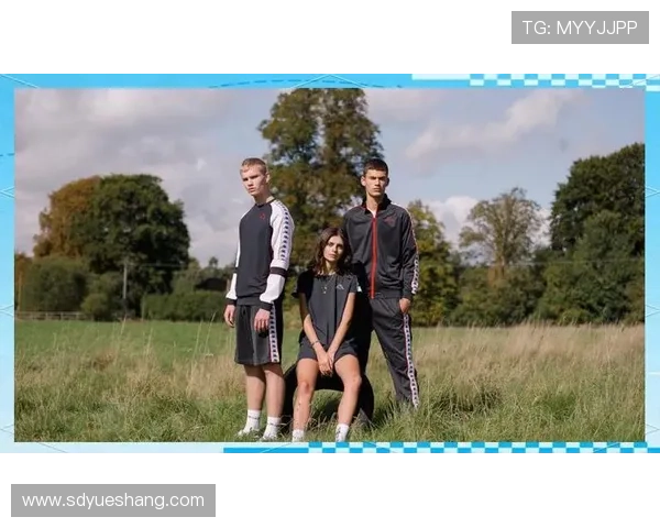 帆布鞋与足球明星的完美结合展现运动时尚的新风潮